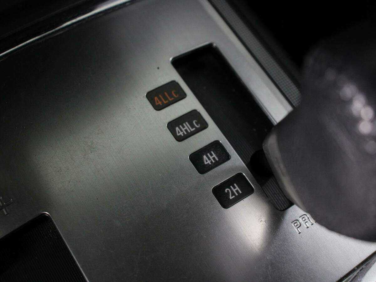 Mitsubishi Pajero, 2011 Фото №17