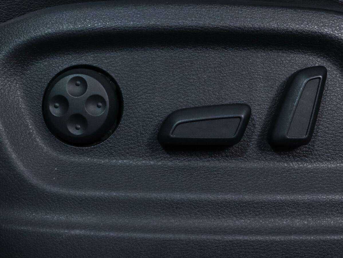 Volkswagen Tiguan, 2011 Фото №15