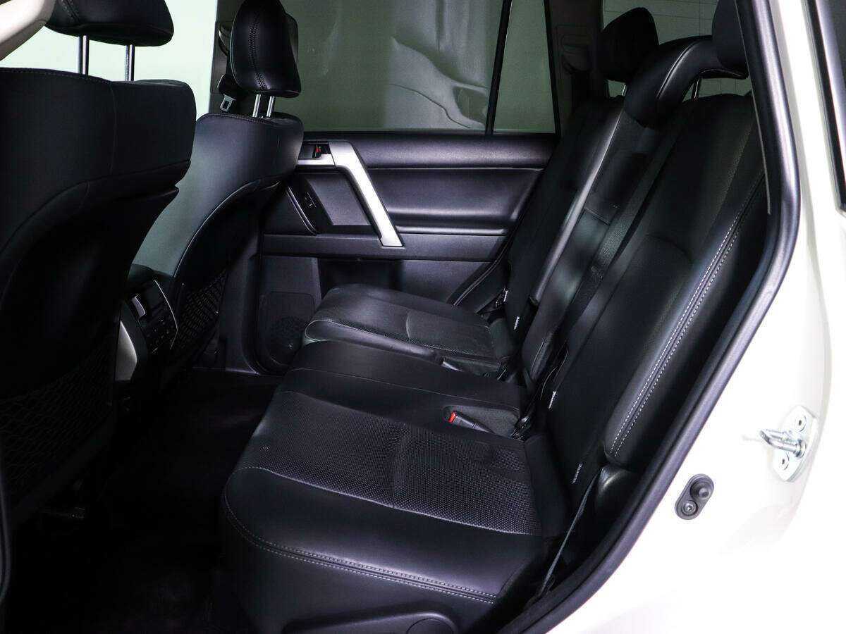 Toyota Land Cruiser Prado, 2022 Фото №7