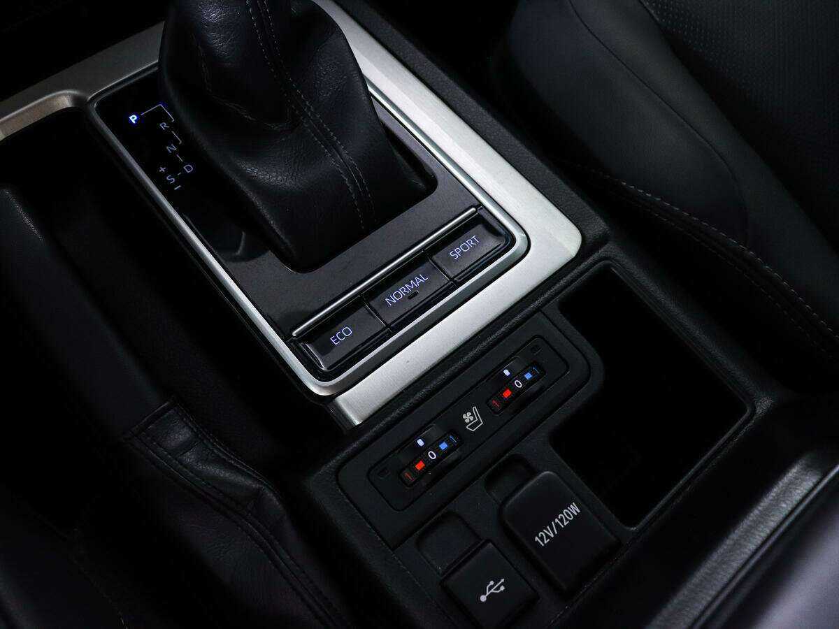 Toyota Land Cruiser Prado, 2022 Фото №16