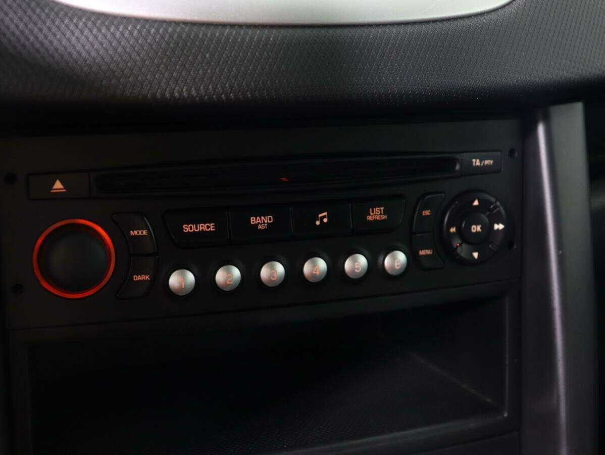 Peugeot 207, 2010 Фото №14