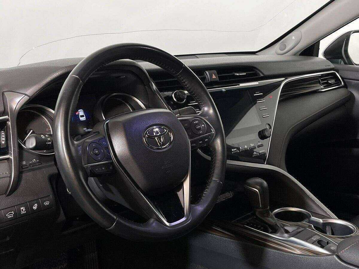 Toyota Camry, 2019 Фото №16