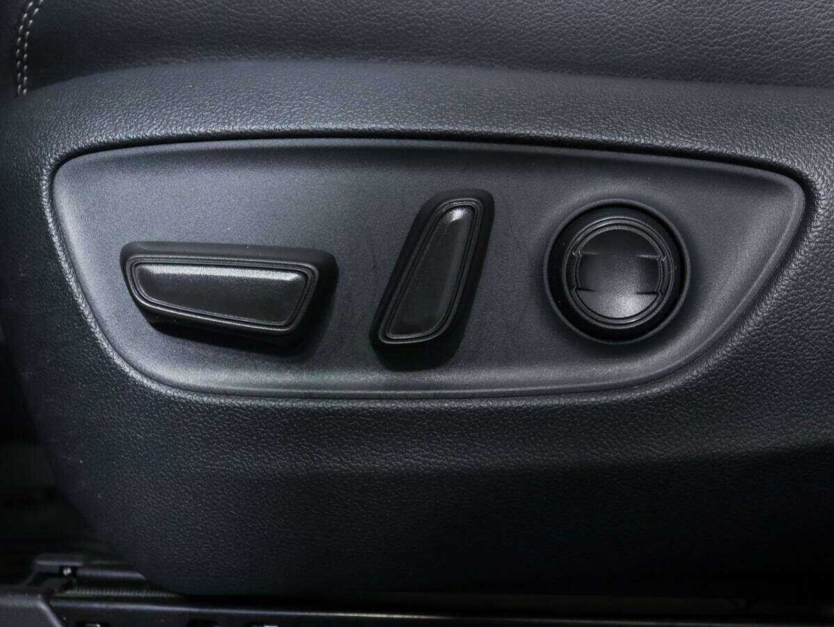 Toyota RAV4, 2022 Фото №17