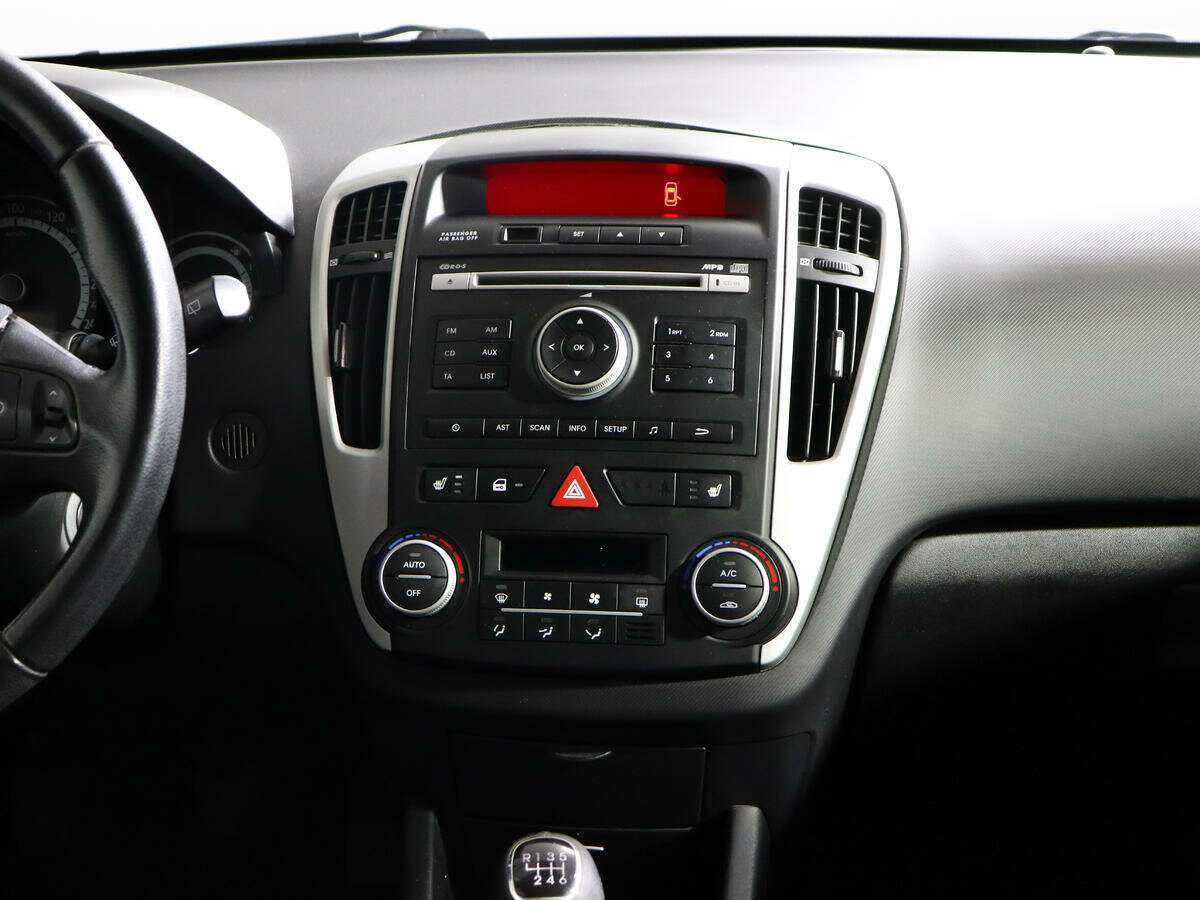 Kia Ceed, 2011 Фото №13