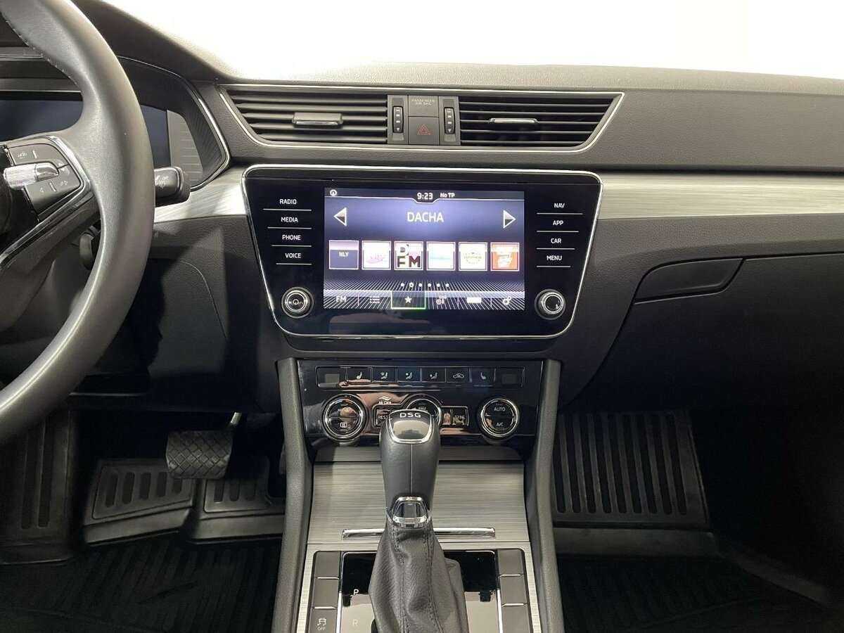 Skoda Superb, 2021 Фото №11