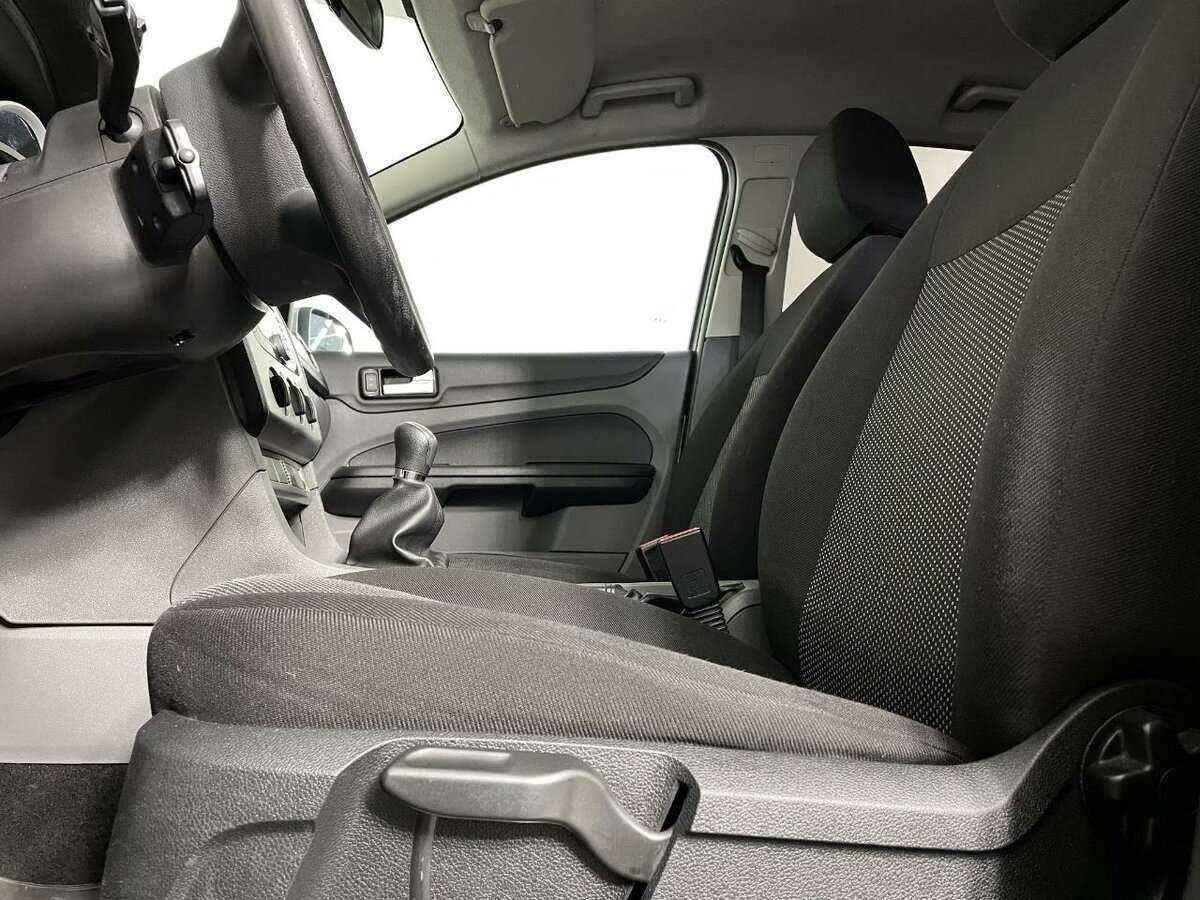 Ford Focus, 2010 Фото №10