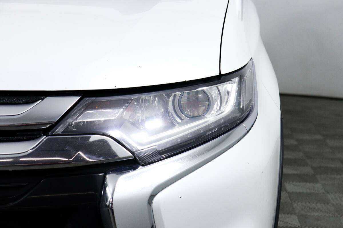 Mitsubishi Outlander, 2018 Фото №13