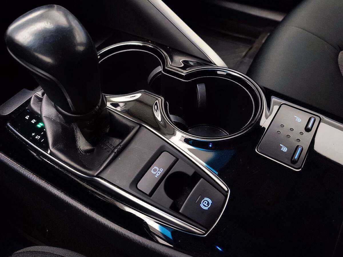 Toyota Camry, 2018 Фото №12