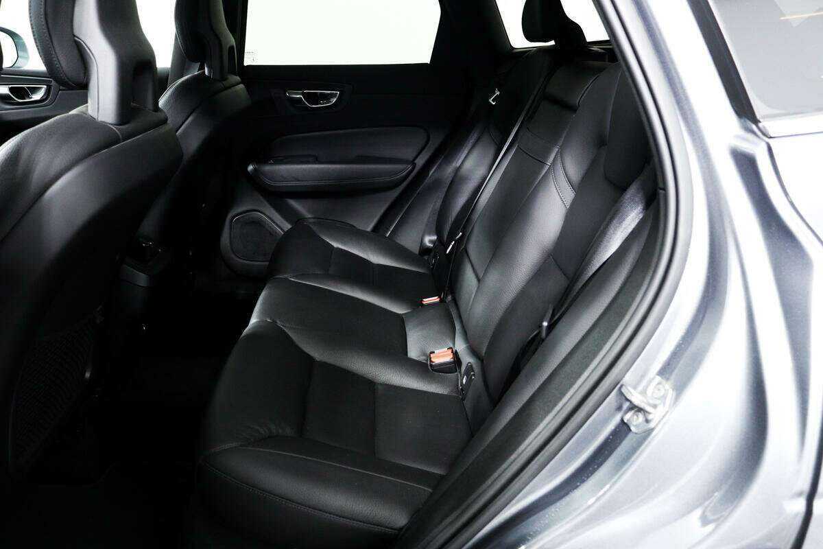 Volvo XC60, 2018 Фото №12