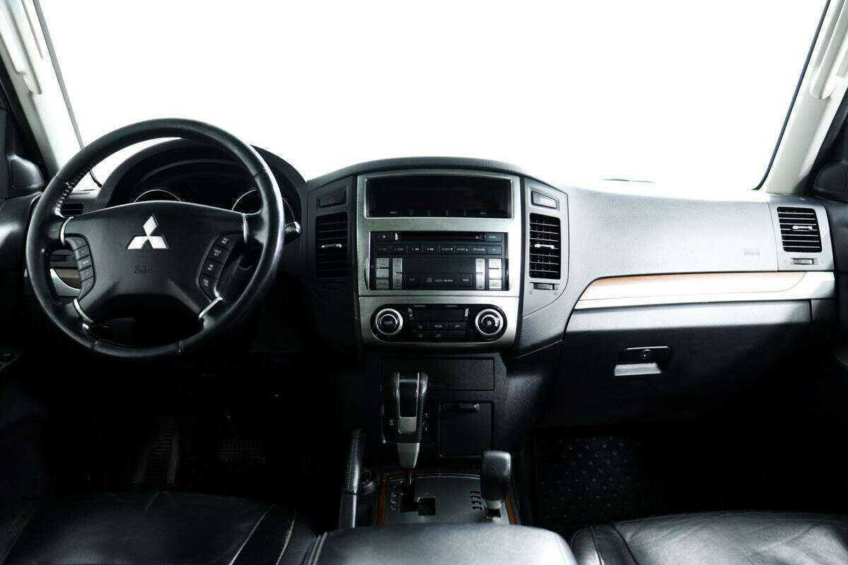 Mitsubishi Pajero, 2008 Фото №11