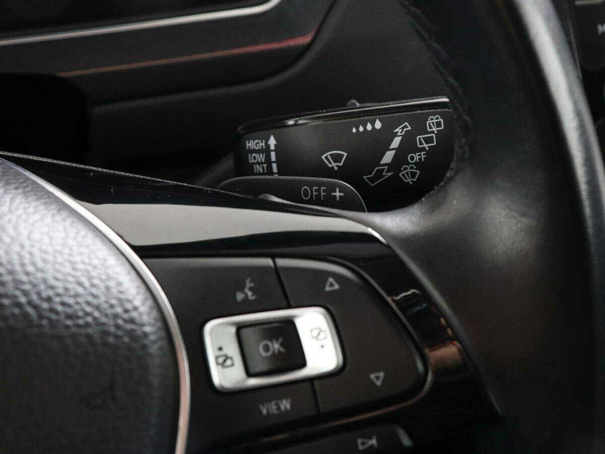 Volkswagen Tiguan, 2018 Фото №16