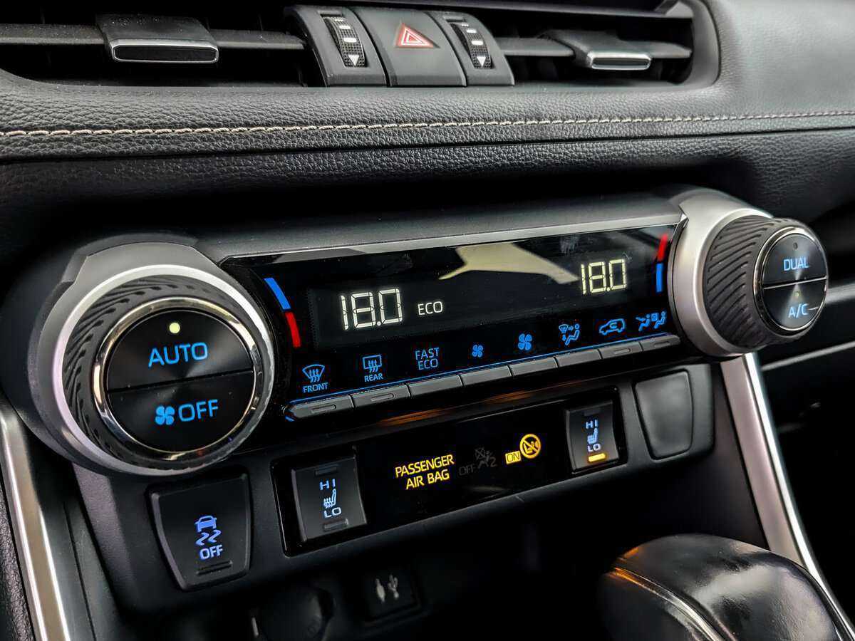 Toyota RAV4, 2020 Фото №21