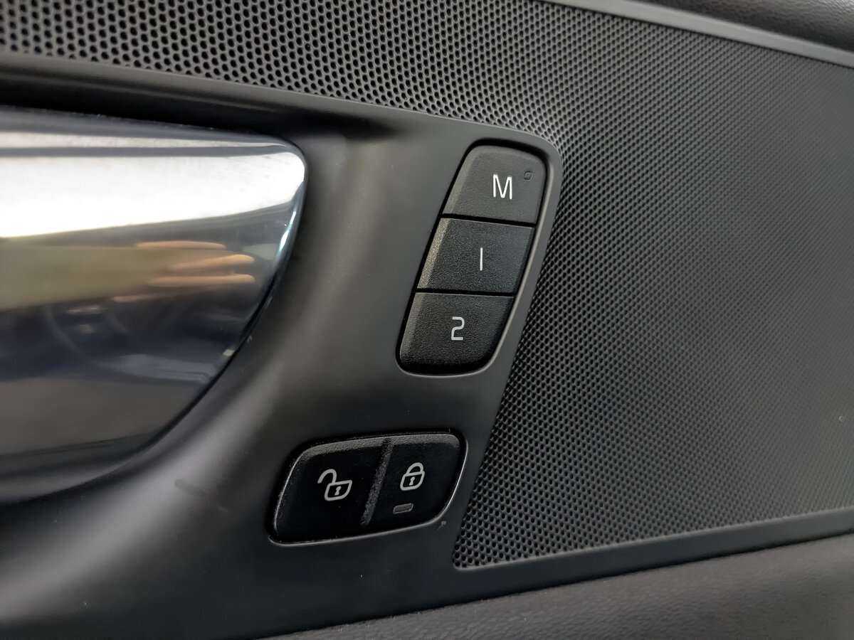 Volvo XC60, 2019 Фото №22