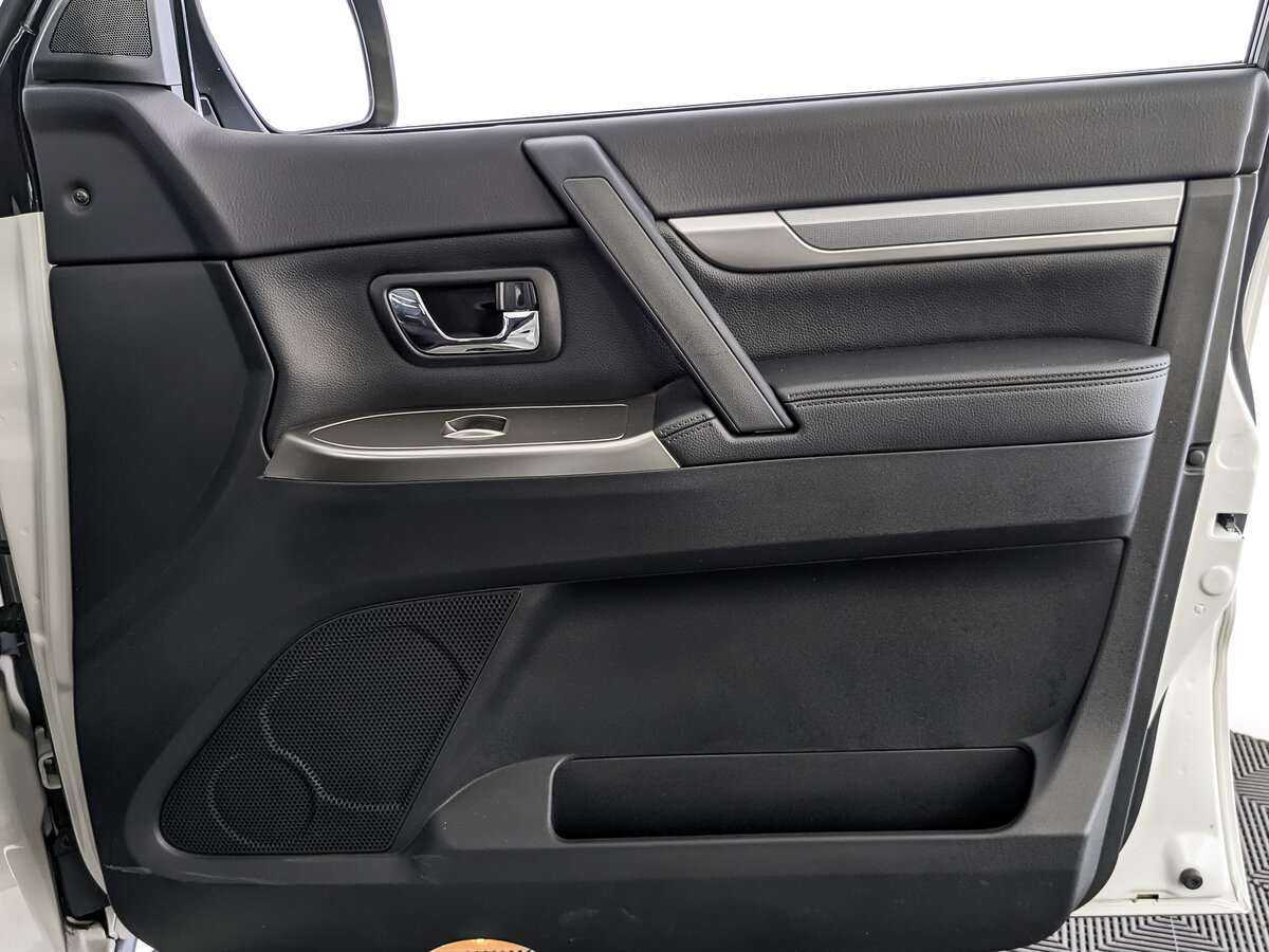 Mitsubishi Pajero, 2021 Фото №21