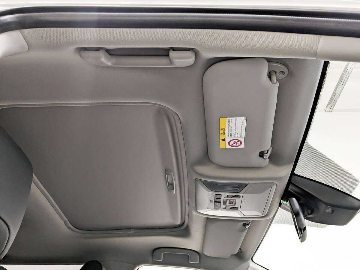 Toyota RAV4, 2022 Фото №18