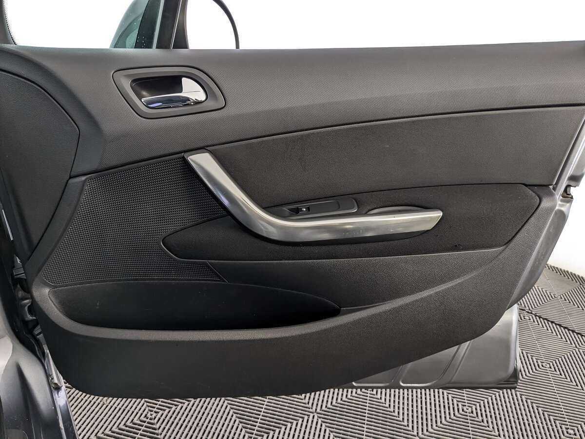 Peugeot 308, 2011 Фото №21