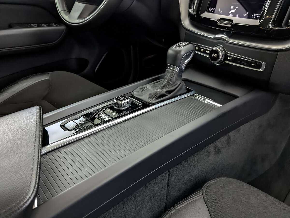 Volvo XC60, 2021 Фото №22