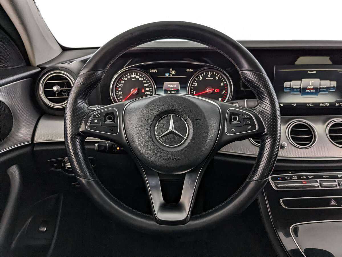 Mercedes-Benz E-Класс 200, 2018 Фото №17
