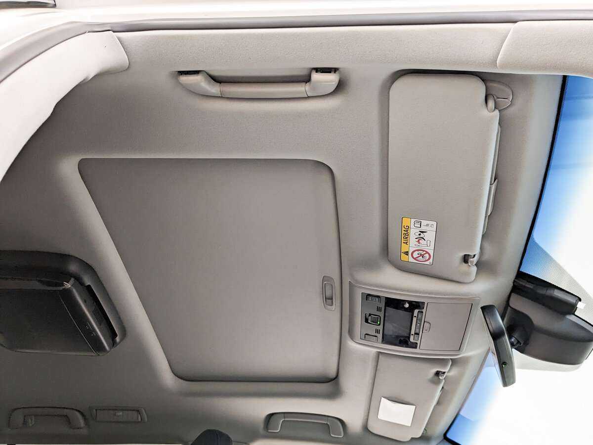 Toyota Land Cruiser, 2017 Фото №17