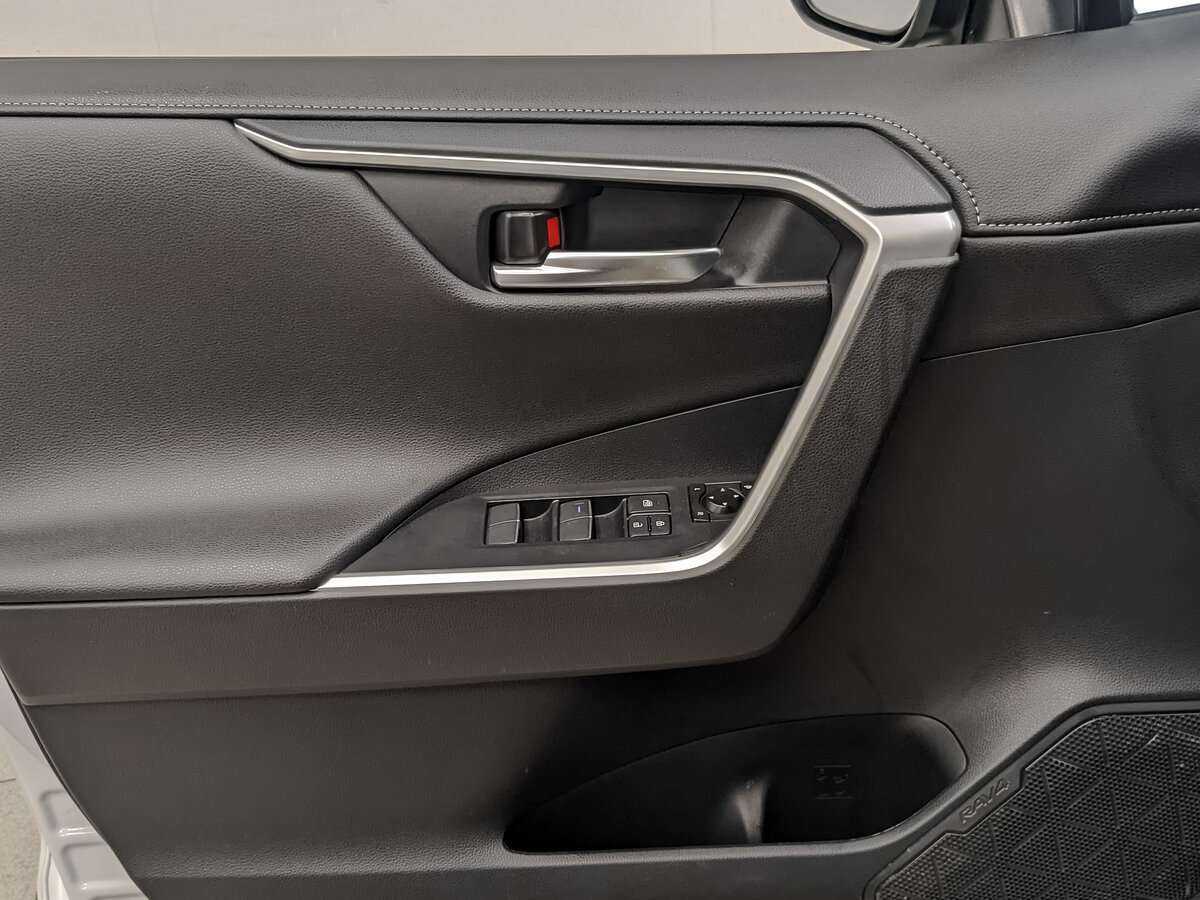 Toyota RAV4, 2021 Фото №15