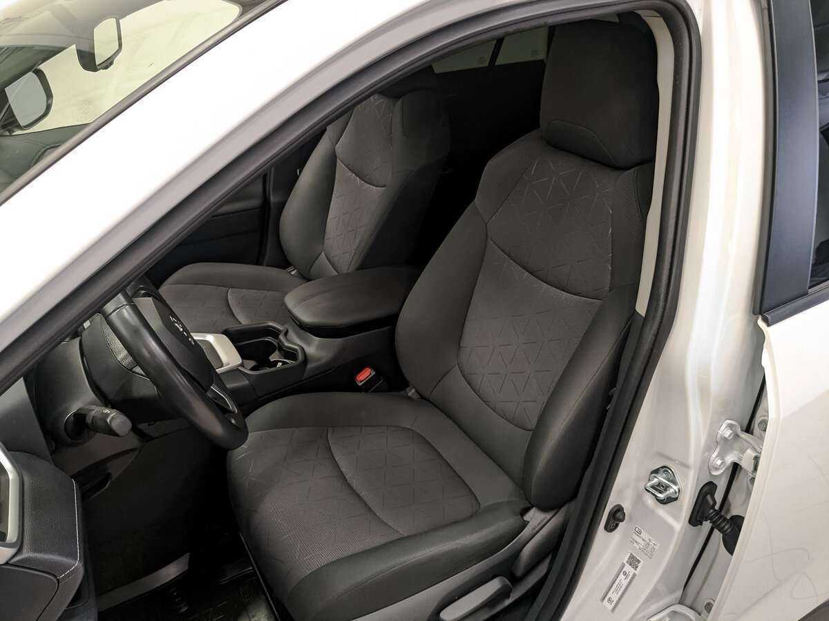 Toyota RAV4, 2021 Фото №16