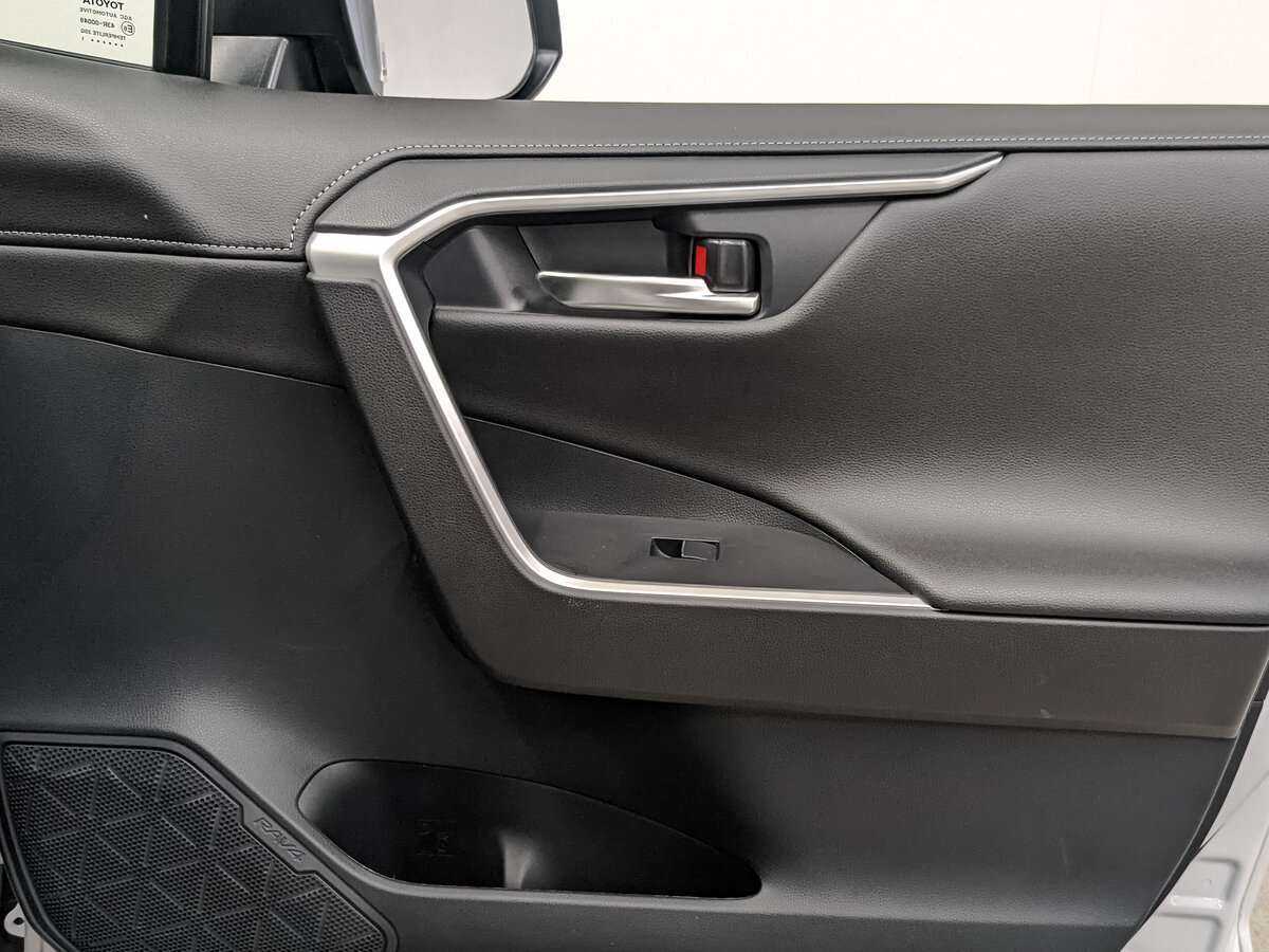 Toyota RAV4, 2021 Фото №21