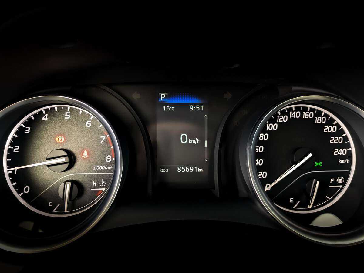 Toyota Camry, 2021 Фото №11