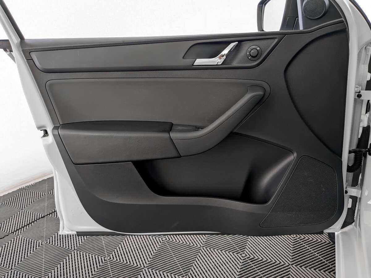 Skoda Rapid, 2017 Фото №17