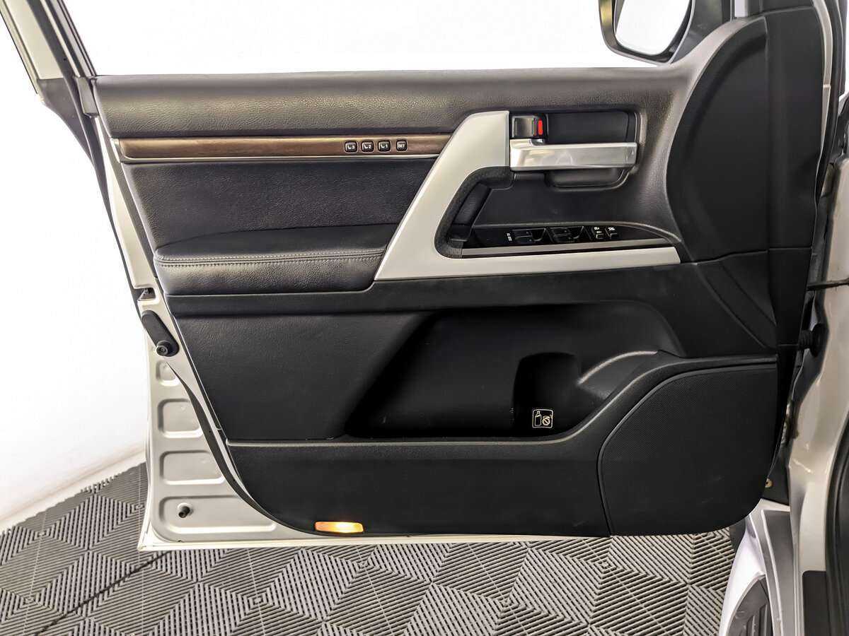 Toyota Land Cruiser, 2018 Фото №15