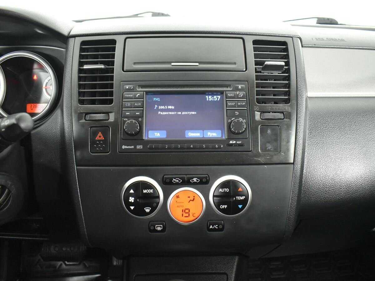 Nissan Tiida, 2011 Фото №13