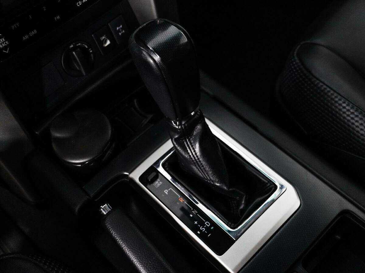 Toyota Land Cruiser Prado, 2011 Фото №11