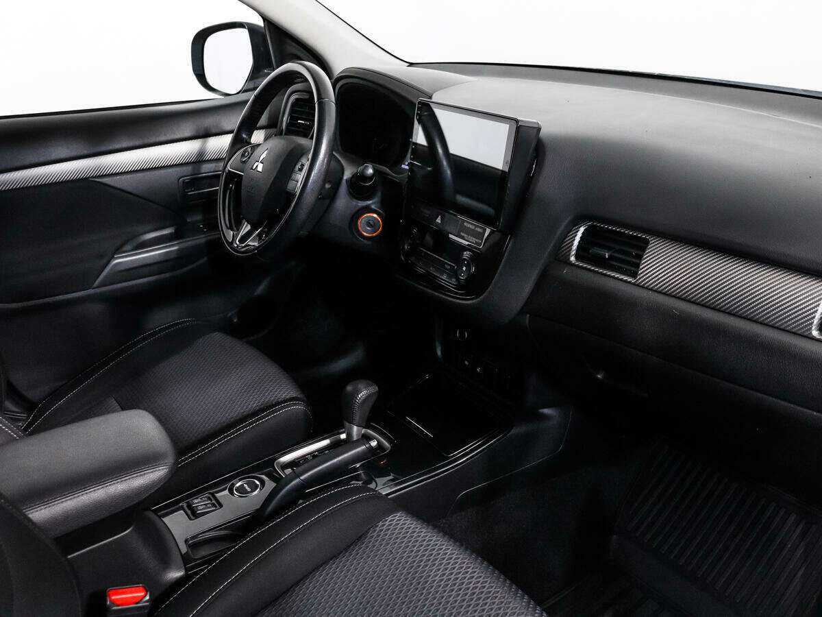 Mitsubishi Outlander, 2018 Фото №12