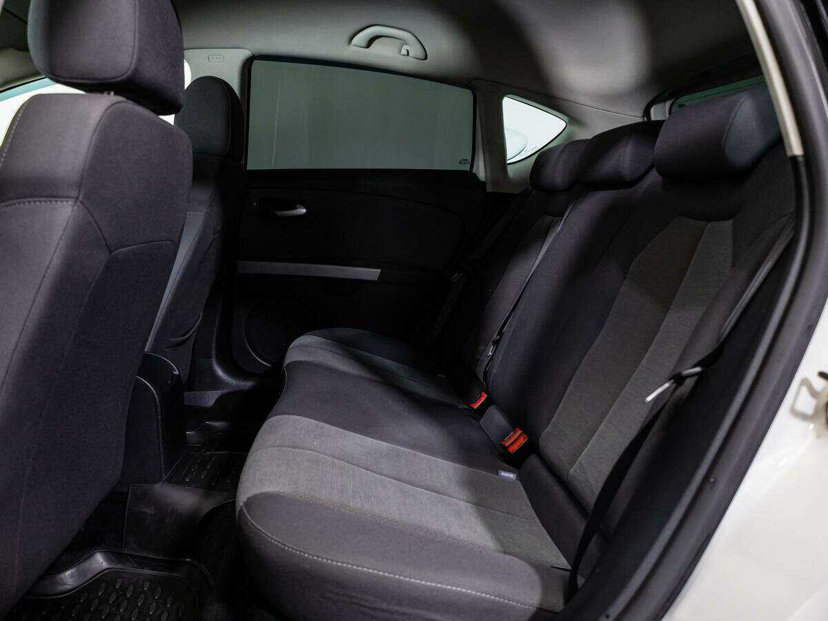 SEAT Leon, 2011 Фото №10
