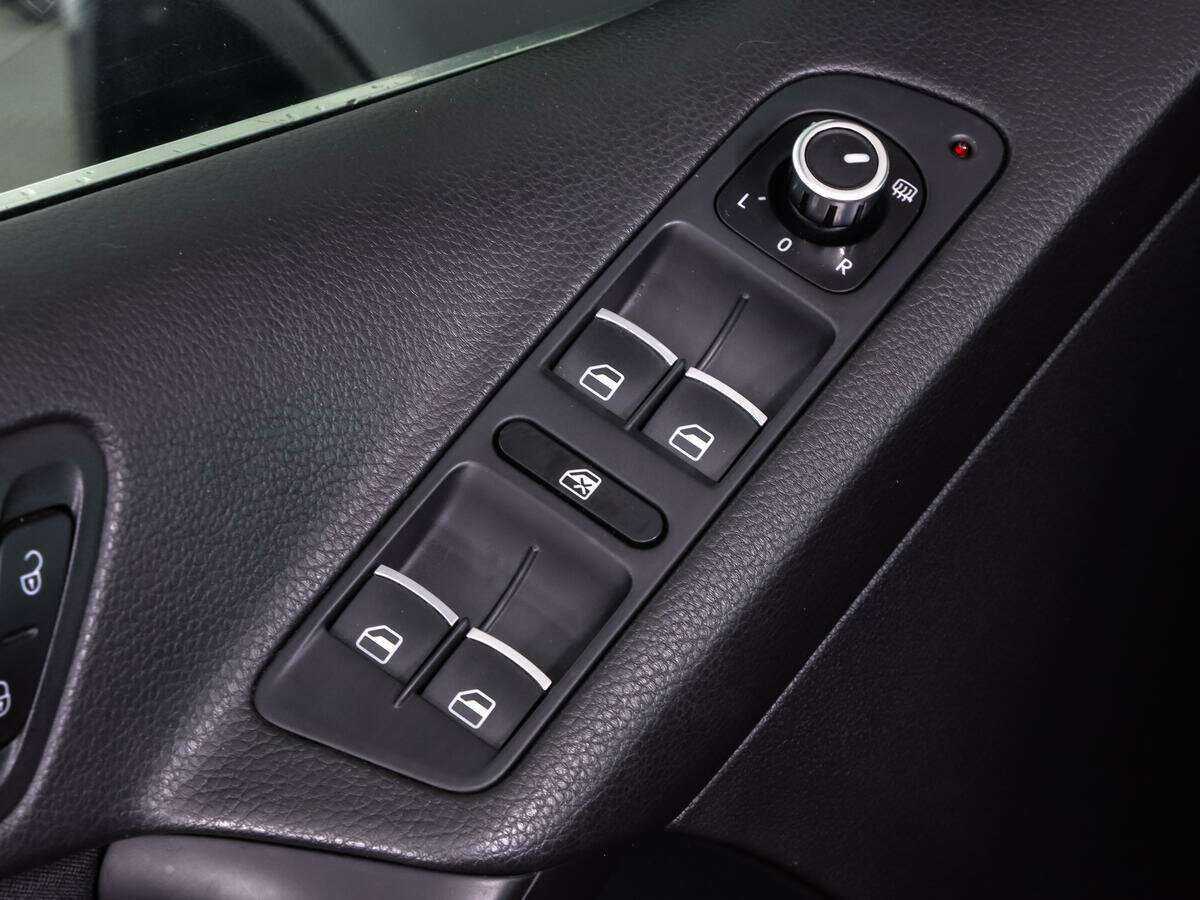 Volkswagen Tiguan, 2012 Фото №17