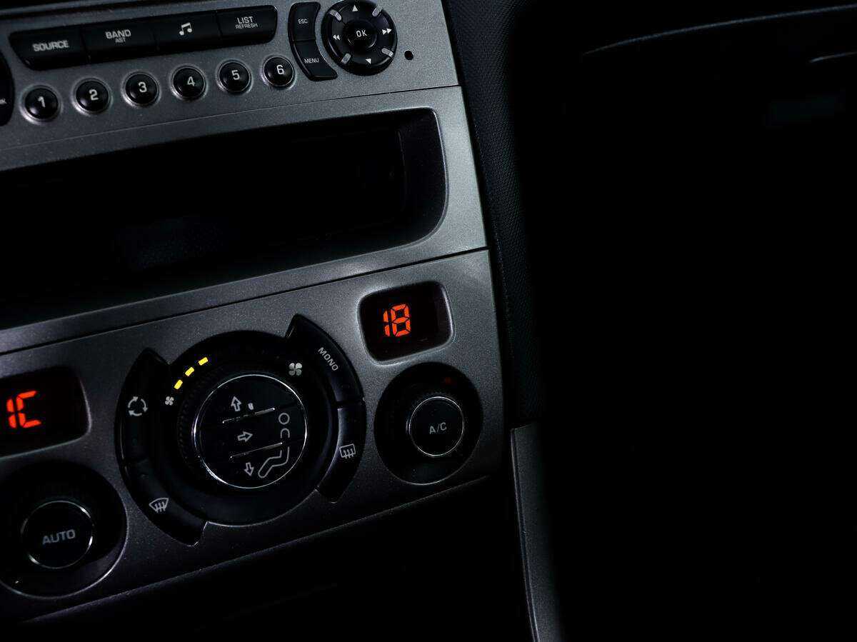 Peugeot 308, 2008 Фото №12