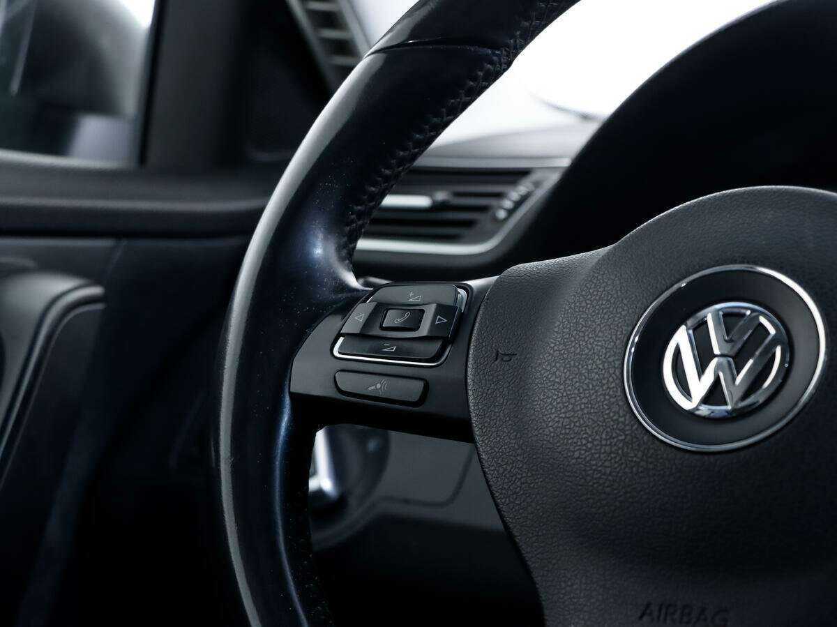 Volkswagen Passat, 2011 Фото №12