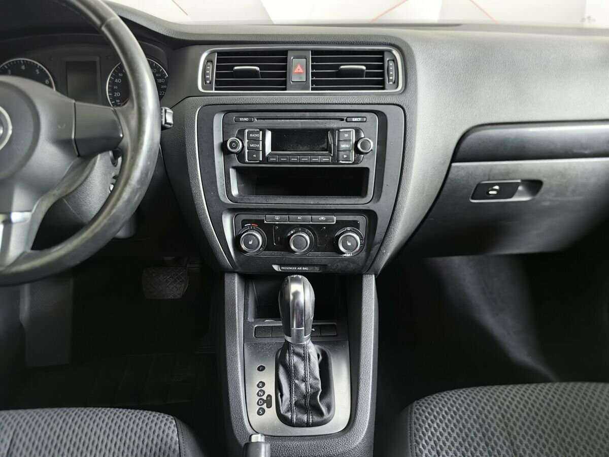 Volkswagen Jetta, 2011 Фото №9