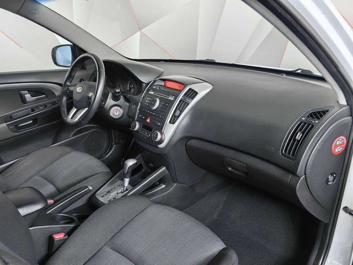 Kia Ceed, 2011 Фото №9