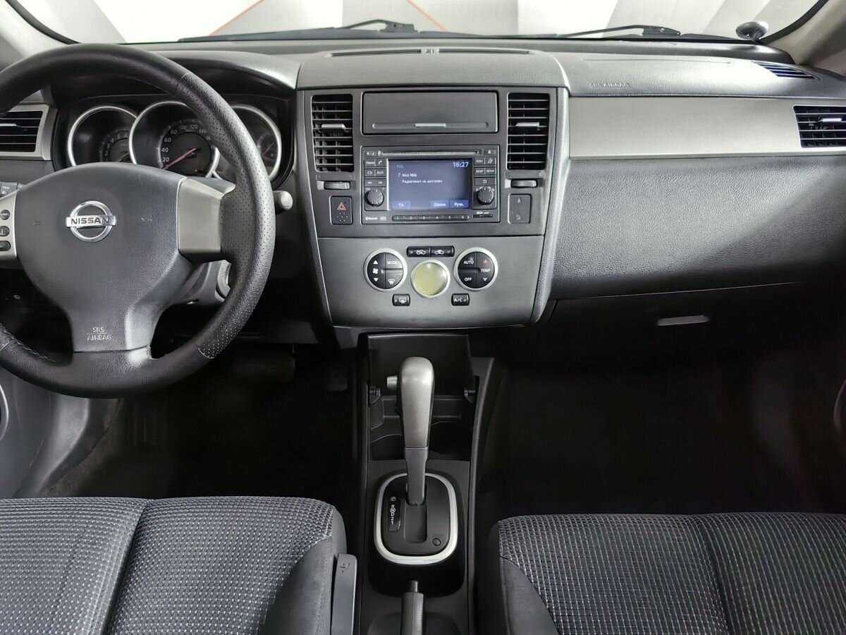 Nissan Tiida, 2010 Фото №11