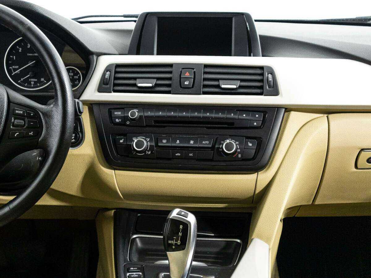 BMW 3 серии 320i, 2014 Фото №13