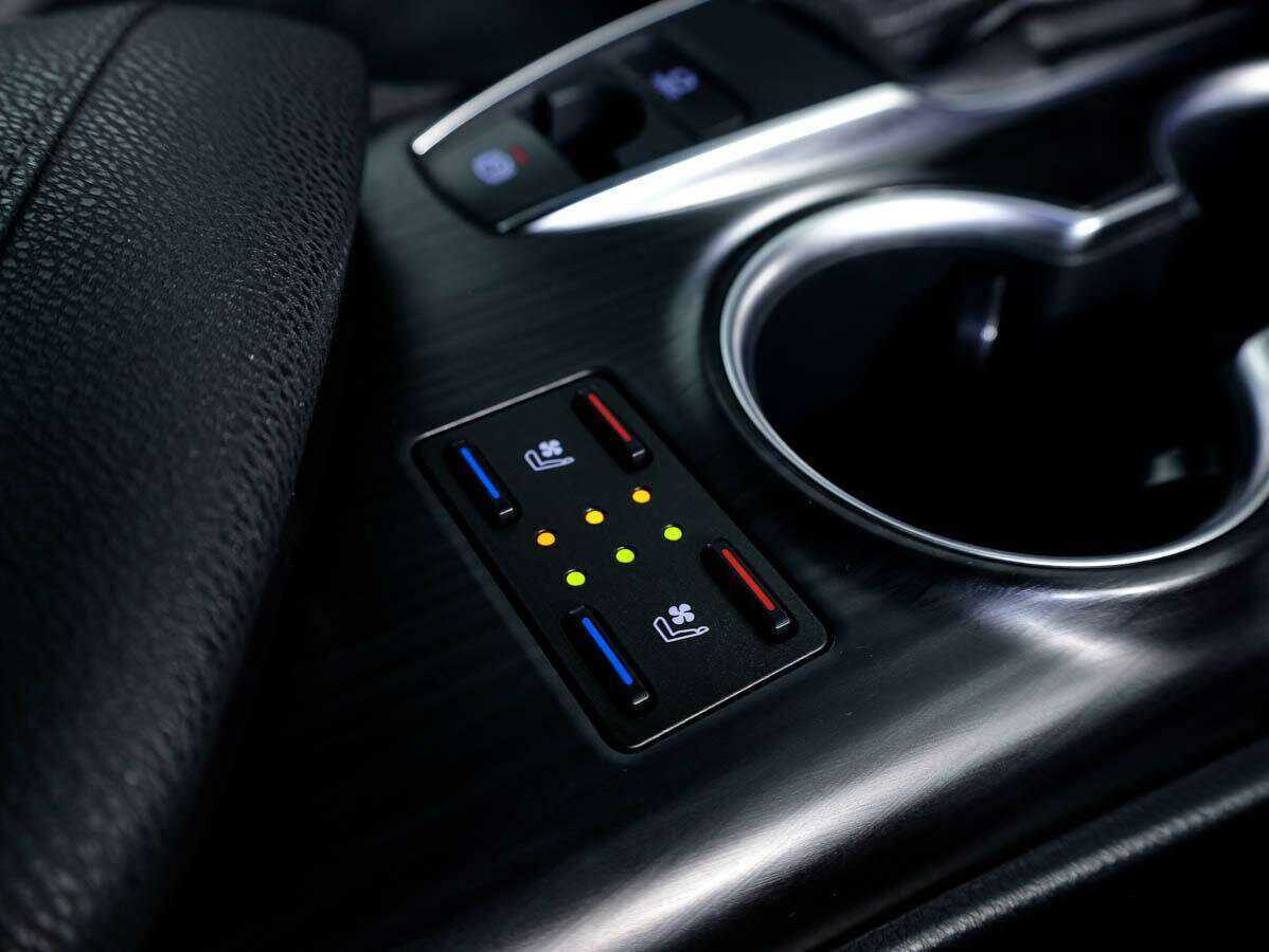 Toyota Camry, 2021 Фото №30