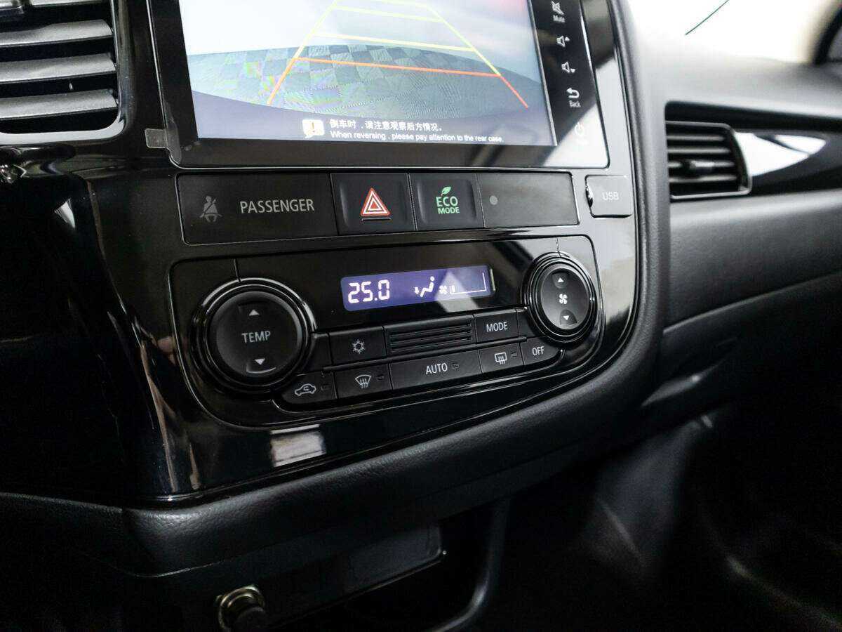 Mitsubishi Outlander, 2022 Фото №16