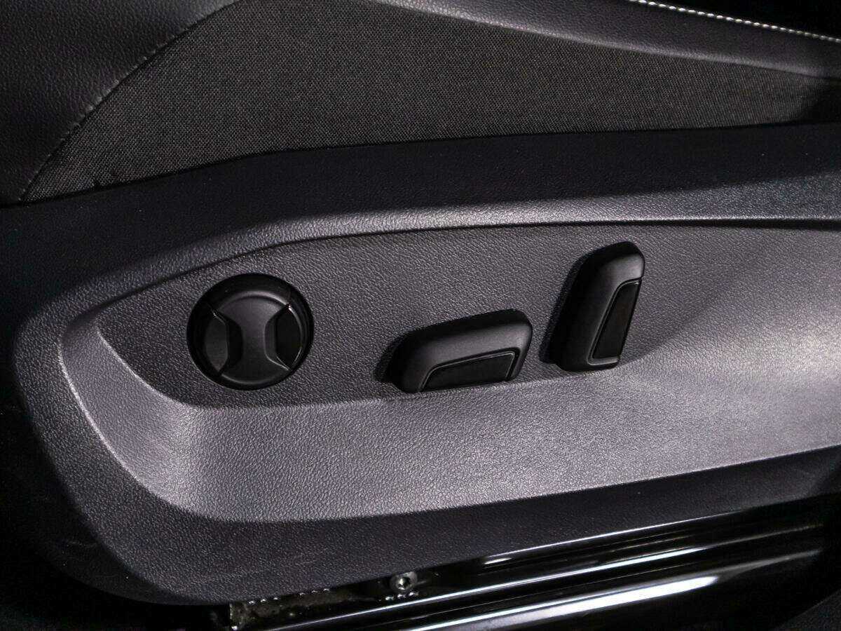 Volkswagen Tiguan L, 2022 Фото №17