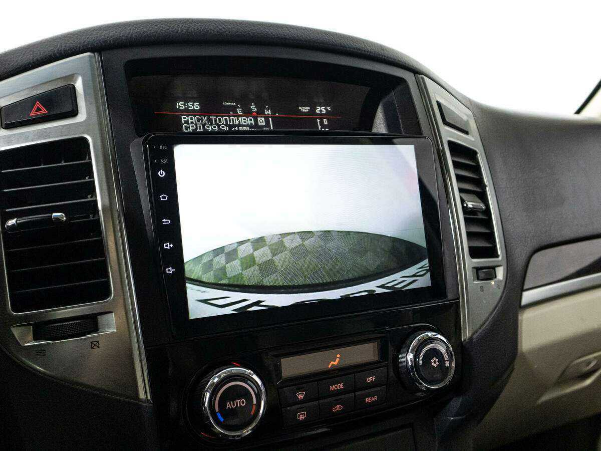 Mitsubishi Pajero, 2017 Фото №15