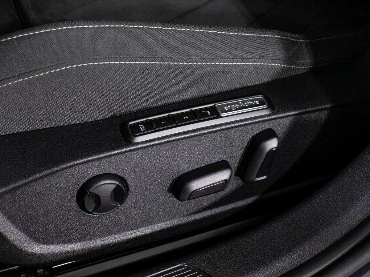 Volkswagen Golf, 2021 Фото №15