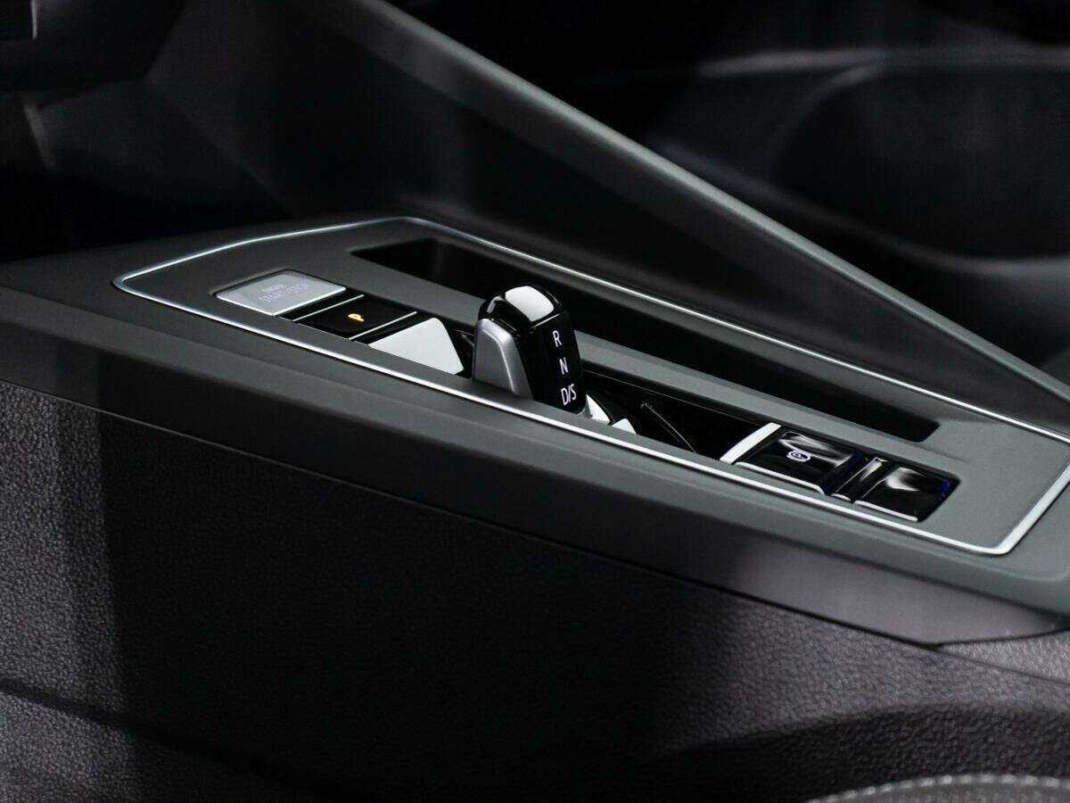 Volkswagen Golf, 2021 Фото №17