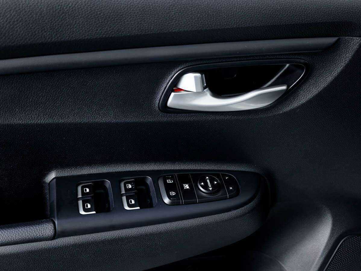 Kia Rio X-Line, 2019 Фото №13