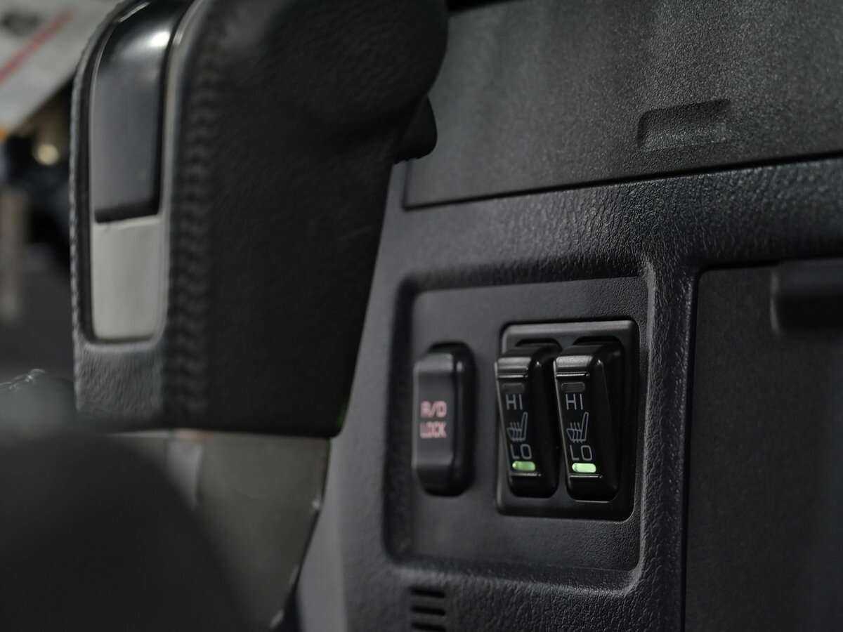 Mitsubishi Pajero, 2010 Фото №12