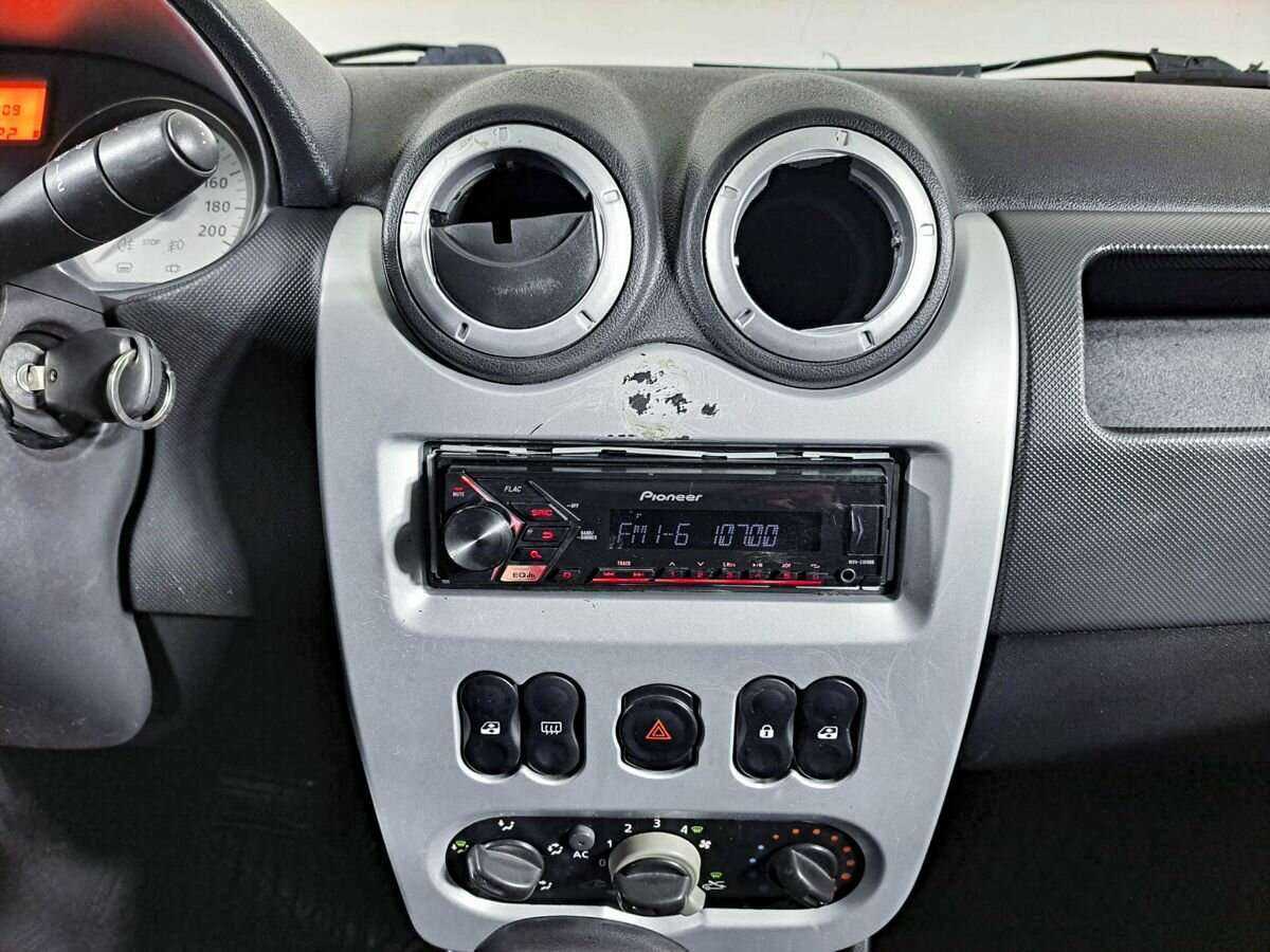 Renault Logan, 2011 Фото №13