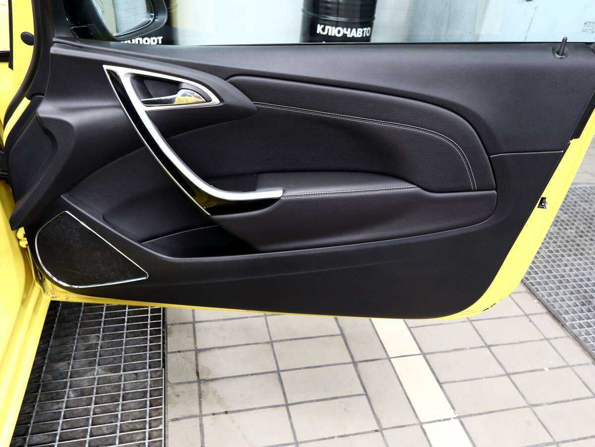 Opel Astra GTC, 2014 Фото №16